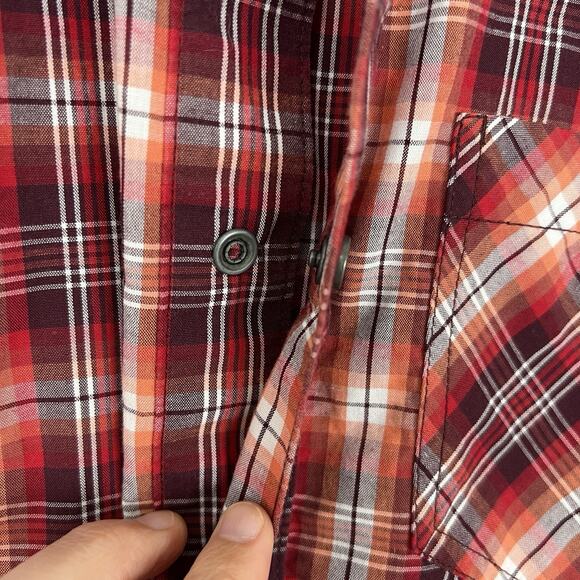 5.11 TACTICAL Men’s Size Medium Red Plaid Breaker Short Sleeve Snap Shirt - Picture 8 of 8